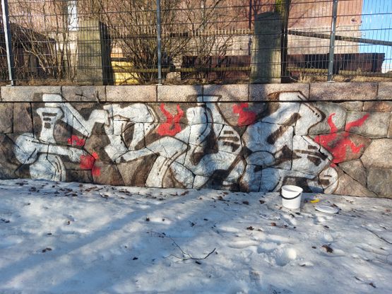 Graffittien poistot Helsingin Erikoispesu Oy